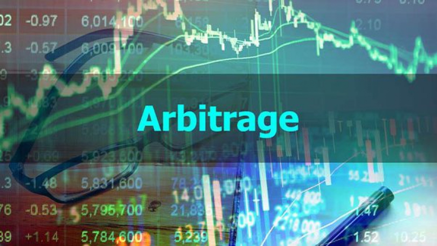 آربیتراژ-مثلثی-چیست-و-چطور-از-آن-استفاده-کنیم؟