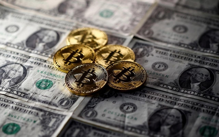 بنک-آو-آمریکا-بیت‌کوین-را-بهترین-و-دلار-را-ضعیف‌ترین-ارز-۲۰۲۵-معرفی-کرد